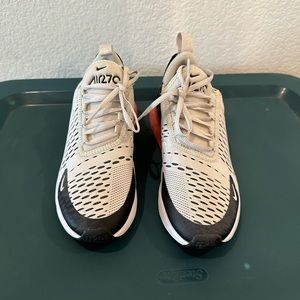 Nike 270s
